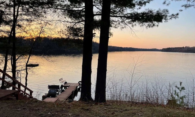 Shell Lake Cabina | Cozy Cabin on Bashaw Lake w/ dock, kayaks, and firepit.