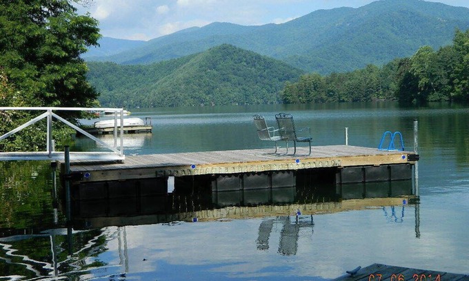 Santeetlah Cabina | Acogedora cabaña en el lago Santeetlah en las Montañas Humeantes