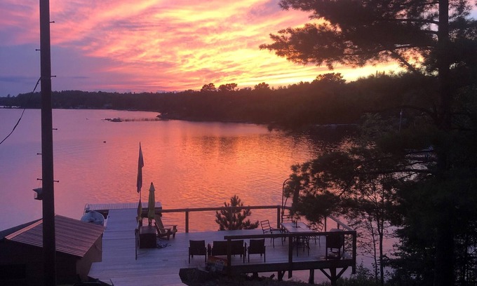 Rainy River District Cabina | Cozy cabin on shores of Rainy Lake - fantastic fishing!