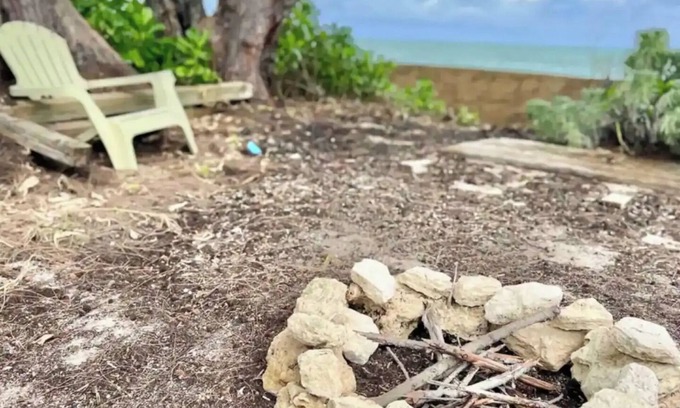 Andros Town Casa | Cozy Cabin on the Beach
