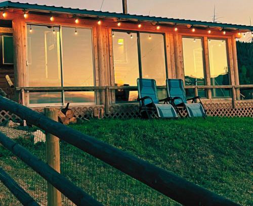 Conner Casa | Cozy Cabin Oxen-Le-Fields Montana