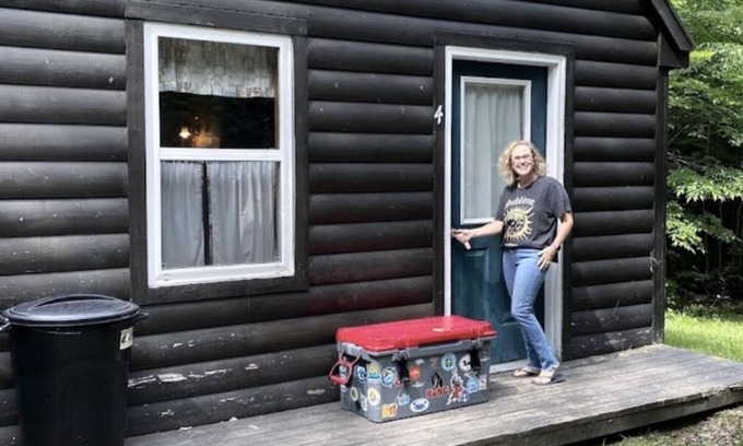 The Forks Cabina | Cozy cabin situated in the woods of Maine