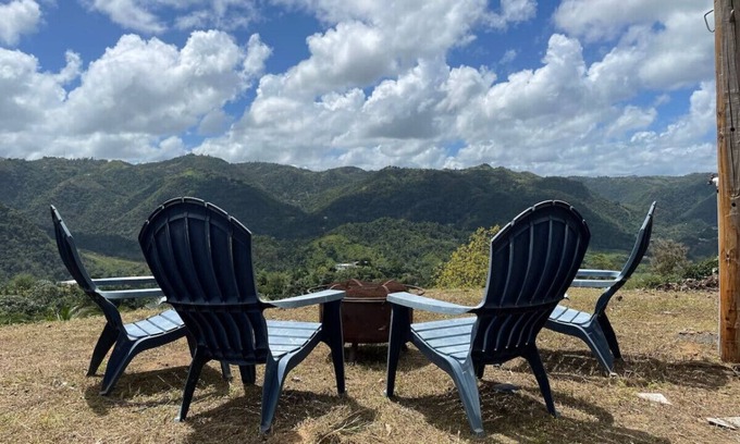 Morovis Otro | Cozy Cabin, Stunning Views, PR Mountains
