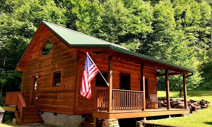 Sylva Casa | Cozy Cabin Surrounded By Streams