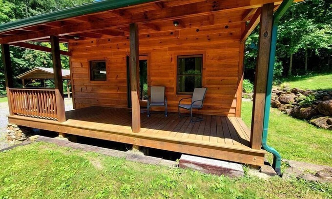 Sylva Cabina | Cozy Cabin Surrounded By Streams