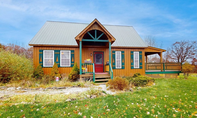 Prattsburgh Casa | Cozy Cabin tucked away in the hills with a pond, fire pit and large yard