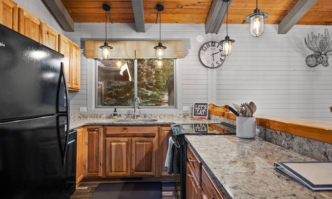 Mauston Casa | Cozy cabin with Castle Rock Lake access! 30 minutes from Wisconsin Dells!
