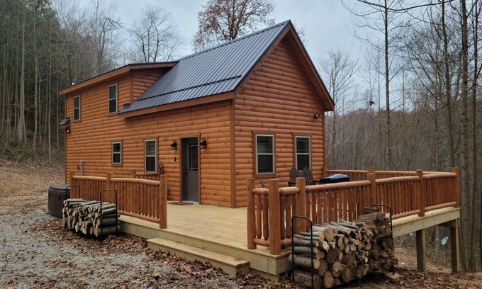 Rockbridge Cabina | Cozy cabin with hot tub and fire pit in the heart of hocking hills