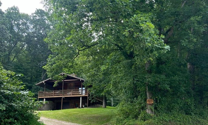 Blissfield Cabina | Cozy cabin with indoor fire place