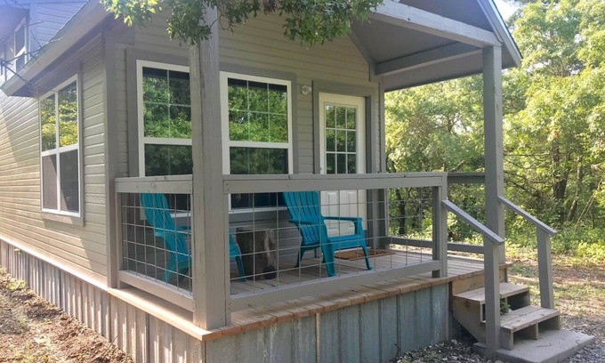 Westminster Cabina | Cozy Cabins for Self or Family Retreat