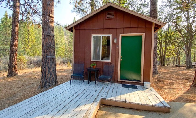 Callahan Casa | Cozy Callahan Cabin Full Bed Studio + Wifi Siskiyou County Mt. Shasta Yreka