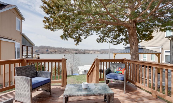 Camdenton Apartamento | 'The Far Out' Camdenton Cottage w / Dock Access!
