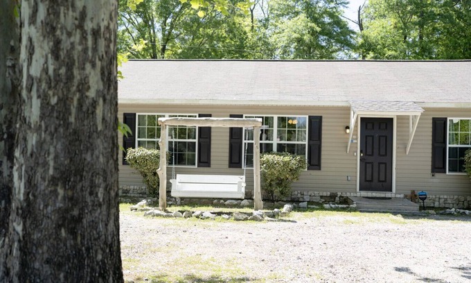 Auburn Apartamento | Cozy Camelia B - Quiet Stay in West Auburn