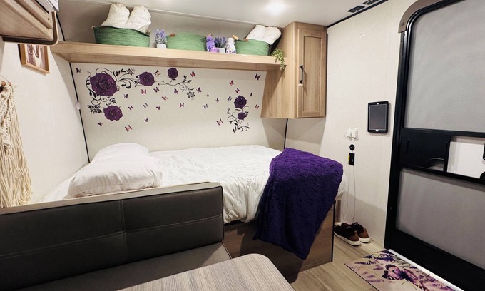 River Ranch Casa | Cozy Camper Retreat at River Ranch RV Resort