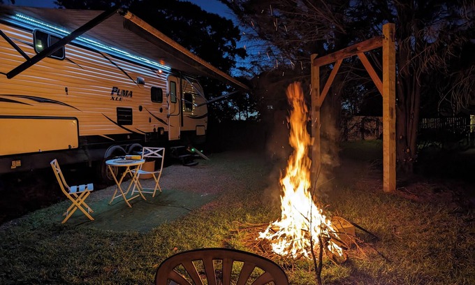 Fairburn Alquiler De RV | Cozy Campground WITH POOL in Fairburn with WiFi, AC