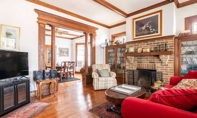 York Casa | Cozy Cape Cod Bungalow|King|Queen|WD|Full Kitchen|Wifi|Desk