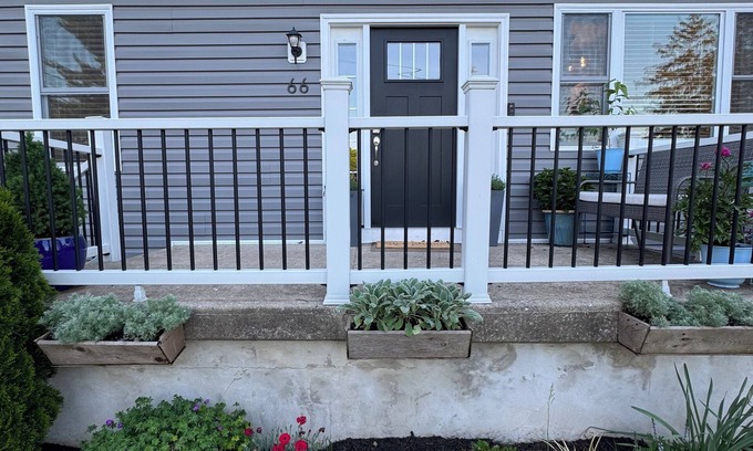 Newtown Square Casa | Cozy Cape in Newtown Square Pets Welcome ⚡️Free EV⚡️Safe and Convenient Location