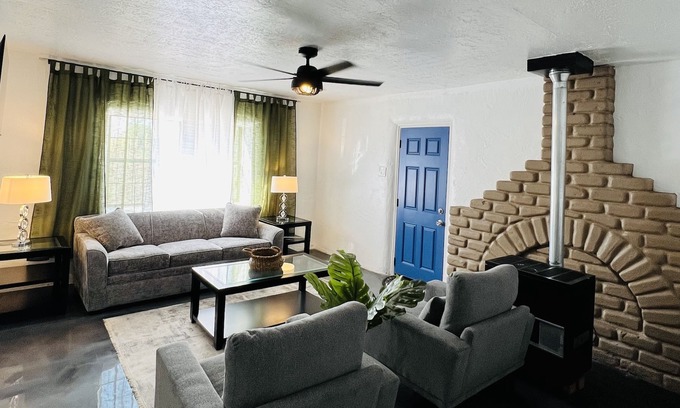 Los Lunas Casa | Cozy casita azul