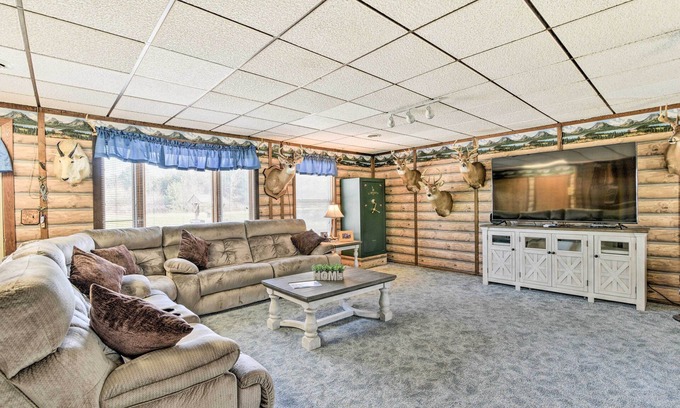 Cass City Casa | Cozy Cass City Retreat w/ Spacious Deck!