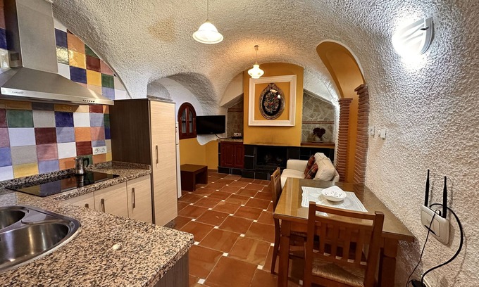 Benalúa de Guadix Apartamento | Acogedora Cueva Estudio con Terraza