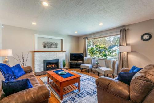 Garden District Casa | Cozy CDA Retreat 4BR Fire Pit Weekly Deals