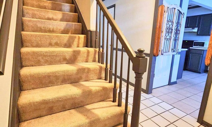 Greenbrier West Casa | Cozy Center Coastal Getaway! Close to Beaches, Bases and Hospitals.
