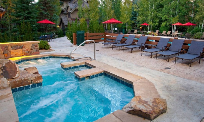 Edwards Condominio | Cozy & Central Arrowhead Ge Townhome, 3br, Sleeps 6 3 Bedroom Townhouse by RedAwning