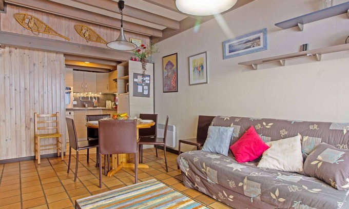 Viella Casa | Chalet acogedor con garaje y vistas, 3 niveles, 6 pers, cerca de Luz, se admiten mascotas