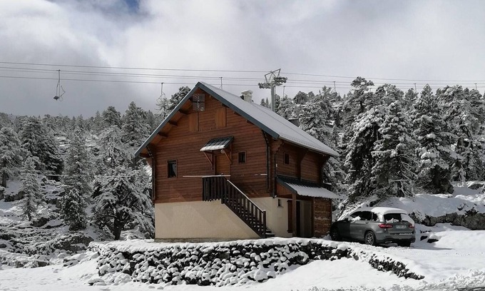 Arette Chalet De Esquí | Chalet individual para 6/8 personas con cocina equipada y estacionamiento gratuito