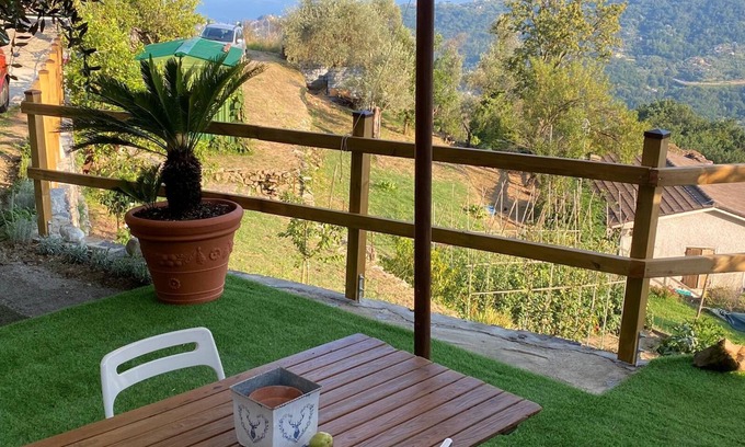 Rapallo Chalet De Esquí | Cozy chalet nestled in Ligurian nature, beautiful sea and valley views