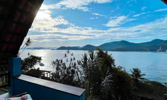 Biscaia Chalet De Esquí | Cozy chalet with beautiful views and direct access to the sea.