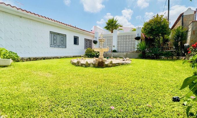Peñíscola Chalet De Esquí | Acojedor chalet con jardín perfecto para familias