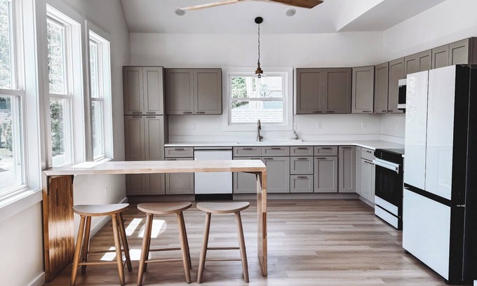Charlestown Casa | Cozy Charlestown Getaway - Steps from the Water with a Kayak, & Paddleboards.
