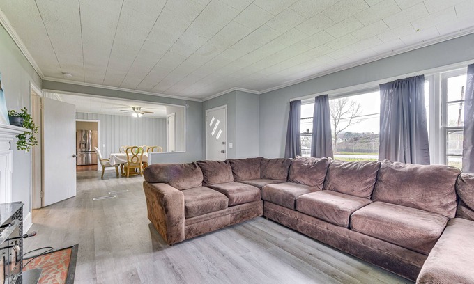 Charlotte Casa | Cozy Charlotte Home w/ Fire Pit ~ 6 Mi to Uptown!