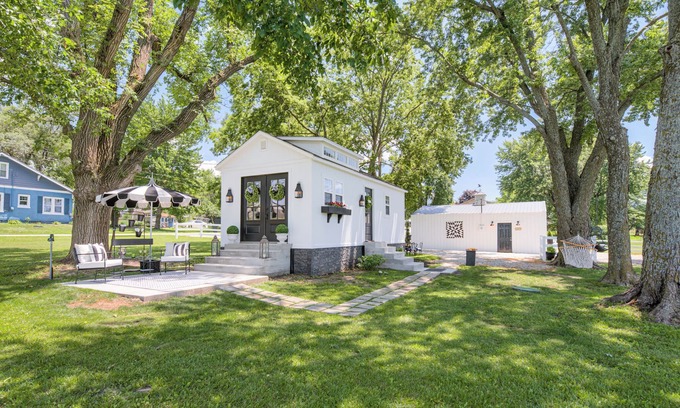Bucyrus Cabaña | Cozy & Charming Cottage in Bucyrus