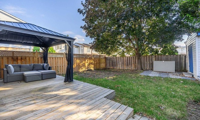 Bramalea Apartamento | Cozy, charming, trendy chic studio apartment with bed and breakfast options