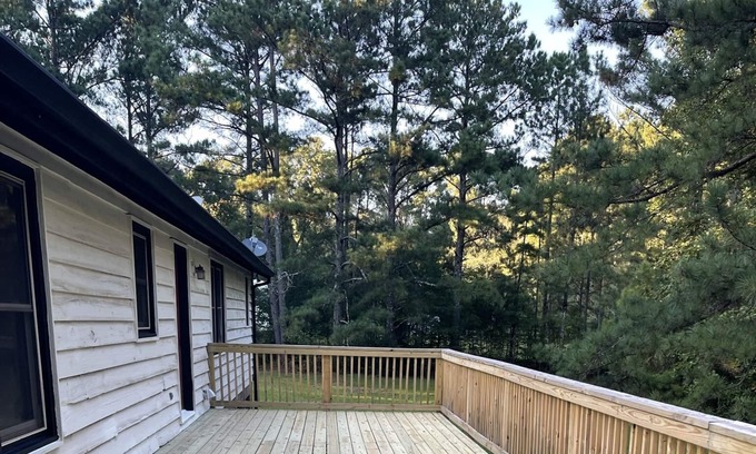 McDonough Casa | Cozy Chateau in the heart of McDonough. 28 min from ATL Airport.