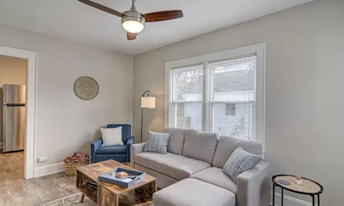 Greensboro Apartamento | Cozy & Cheerful 2 Bedroom minutes from Downtown