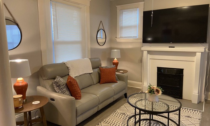 East Price Hill Casa | Cozy Cincinnati Home Located Just Minutes from Downtown, Stadiums, and More!