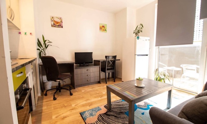 Carlton South Apartamento | Cozy City Apartment - 1 Bedroom with Balcony