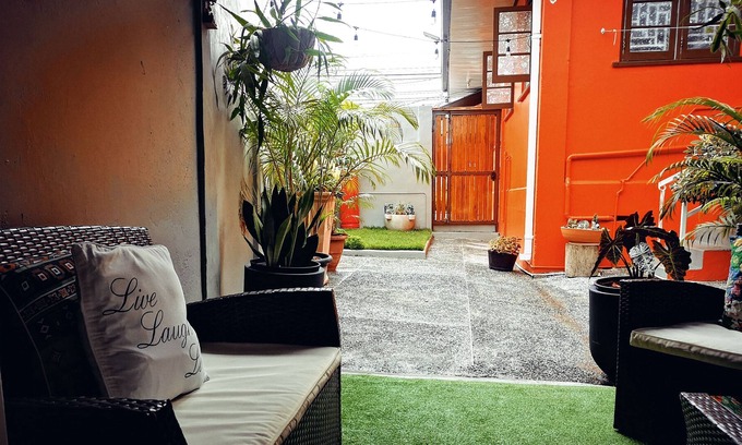 Newtown Cabina | Cozy City Sanctuary