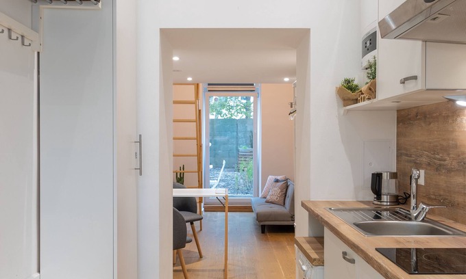 Neulerchenfeld Condominio | Cozy City Studio, big Private Garden, 8 min to city center