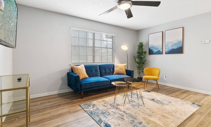 Riverside Apartamento | Cozy, Clean 1B near Downtown | Comfy Queen Bed,Gym