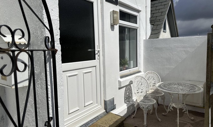 Saint Erth Praze Cabina | Cozy Coastal Lodge in Hayle