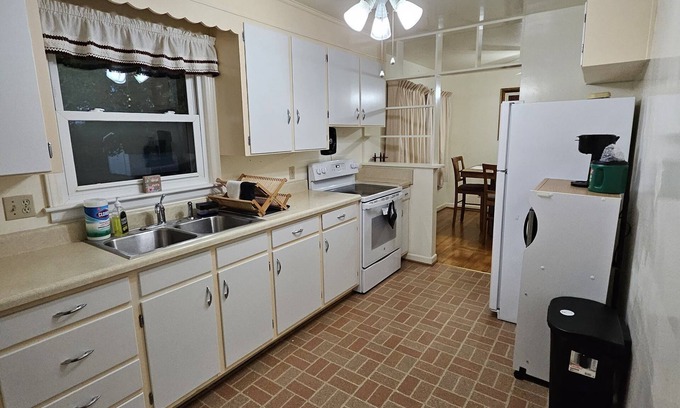 Roanoke Casa | COZY COMFORTABLE HOME FOR TRAVEL PROFESSIONALS