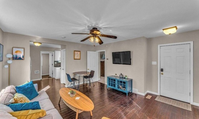Greater Auburndale Casa | Cozy Comfortable Single Home Located Near Topeka's Hospitals