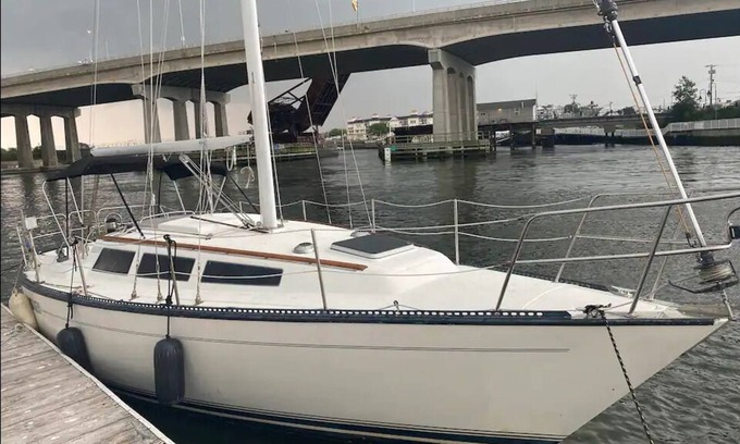 Belmar Alquiler De Eote | Acogedor, cómodo y pintoresco barco de la Marina
