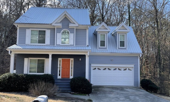 Collier Heights Casa | COZY COMFY CRAFTSMAN EARLY CHECK IN AVAILABLE. 2600 SQ FT