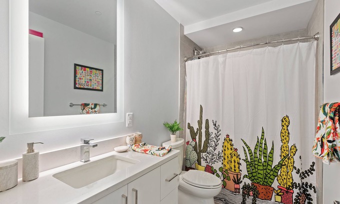 U Street Corridor Condominio | Cozy Condo in the heart of U-Street