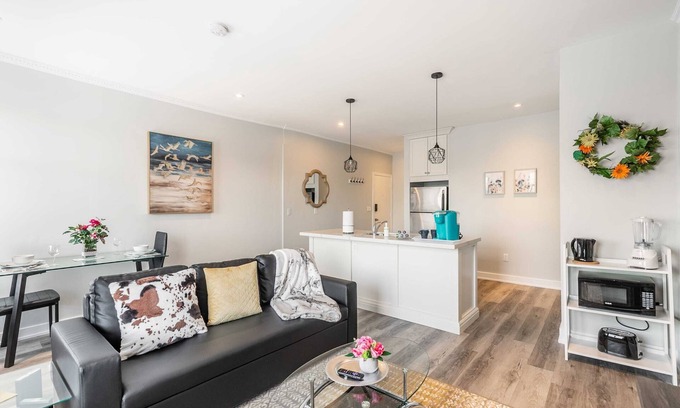 Central Hamilton Apartamento | Cozy Condo on James Street North